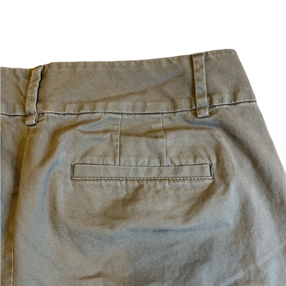 Ann Taylor Loft | Curvy Cropped Capri Pants Size 10 - Picture 7 of 8